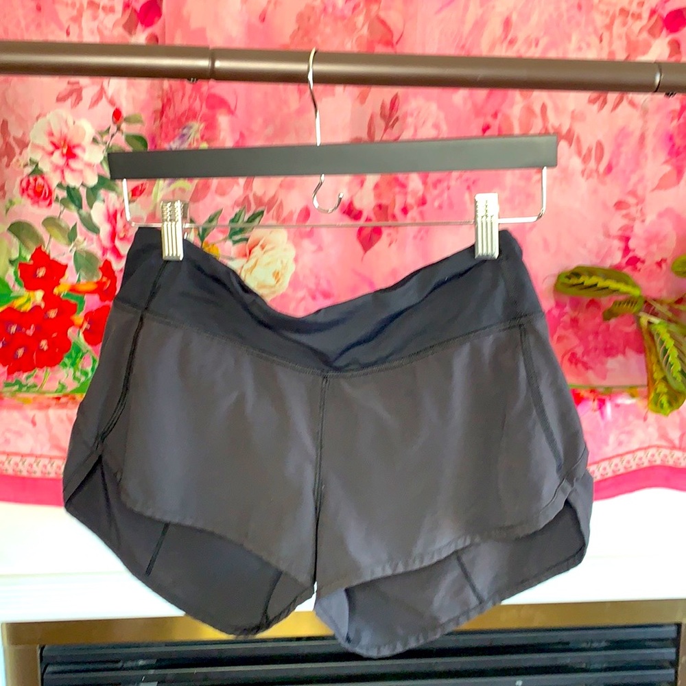 🐈‍⬛🖤LULULEMON speed up lined low rise shorts